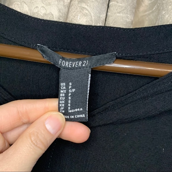 Forever 21 Black Long Flare Sleeves Top Blouse - Picture 6 of 7